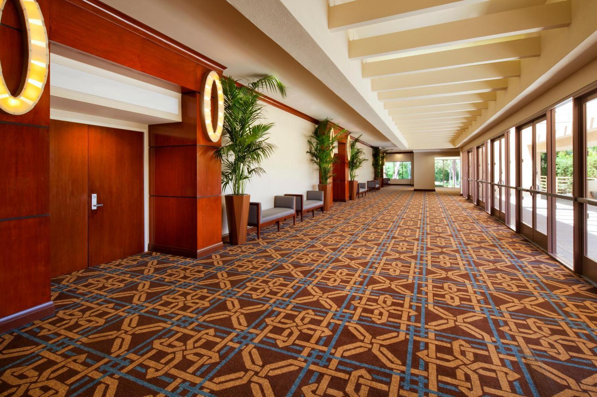 Sheraton Agoura Hills Hotel Exterior foto