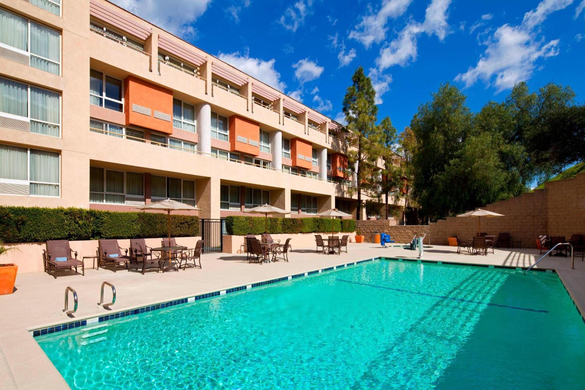 Sheraton Agoura Hills Hotel Exterior foto