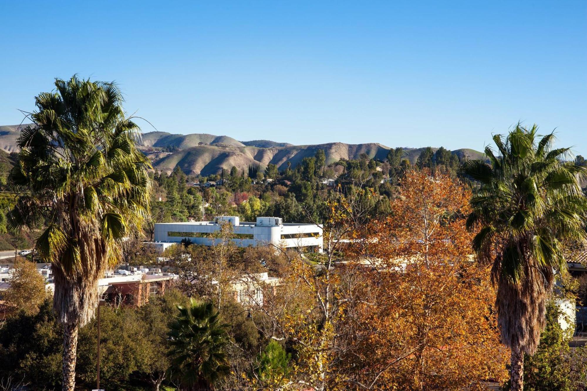 Sheraton Agoura Hills Hotel Exterior foto
